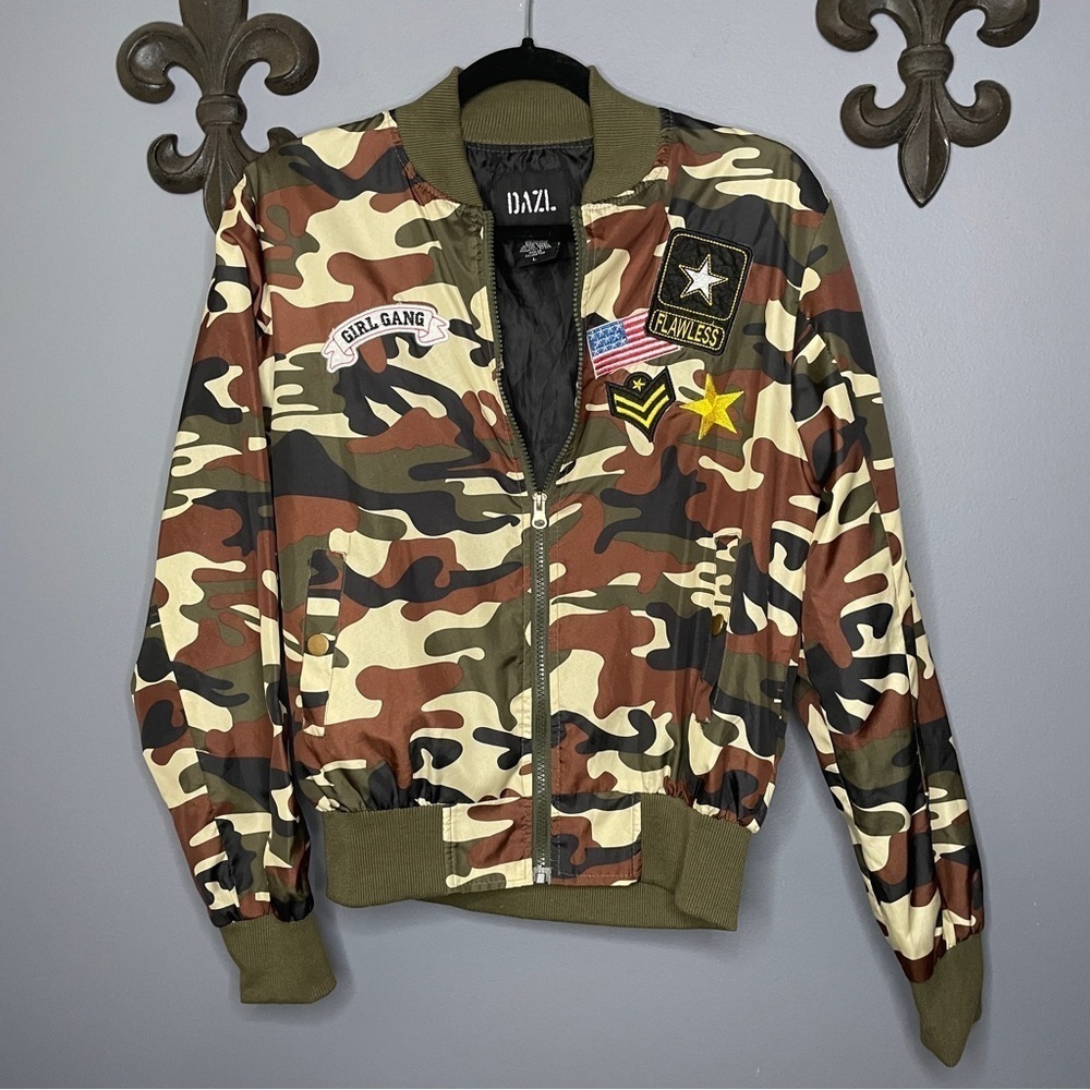 DAZL camouflage cropped bomber jacket